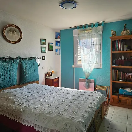 Spacieux Avec Vue Sur La A سُت